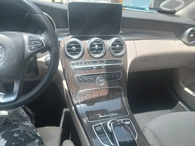Mercedes-Benz C300 2017 White - 1
