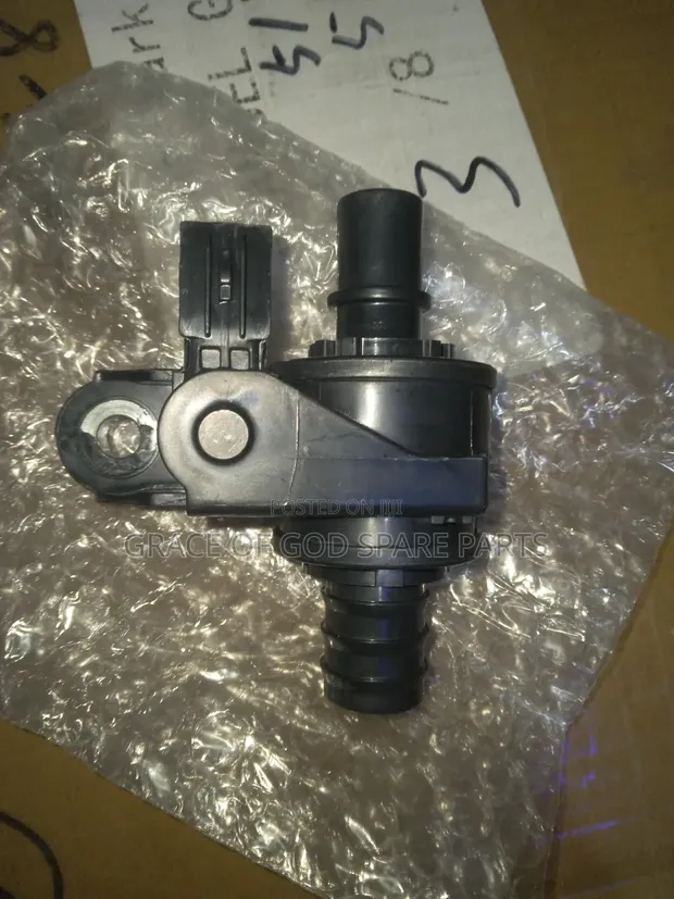 Toyota RAV4 2018 Coolant Valve Sensor - Original - 1