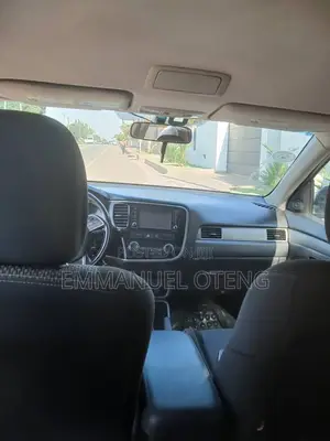 Mitsubishi Outlander 2017 Off White