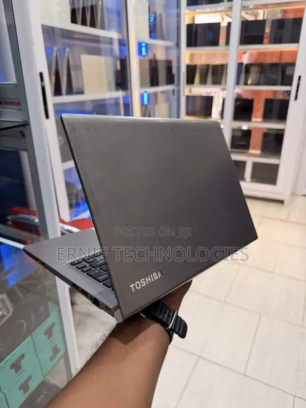 Toshiba Portege Z930 Laptop - Core i7, 8GB RAM, 256GB SSD - 1