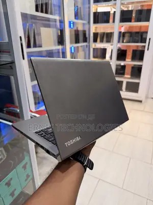 Toshiba Portege Z930 Laptop - Core i7, 8GB RAM, 256GB SSD
