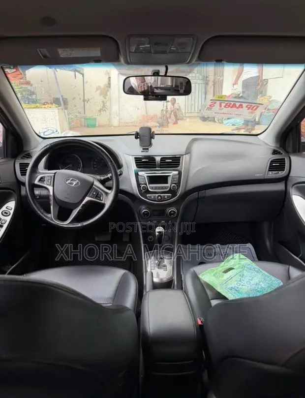 Hyundai Accent 2016 Gray - 1