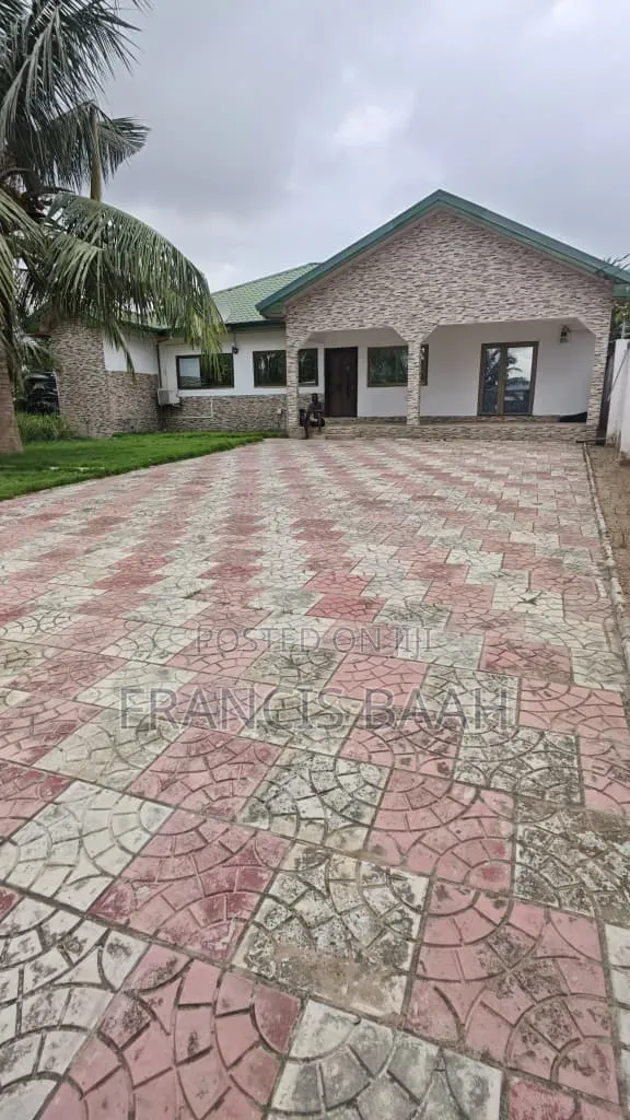 4 Bedroom House for Sale in Shining Star Real, Accra - 1