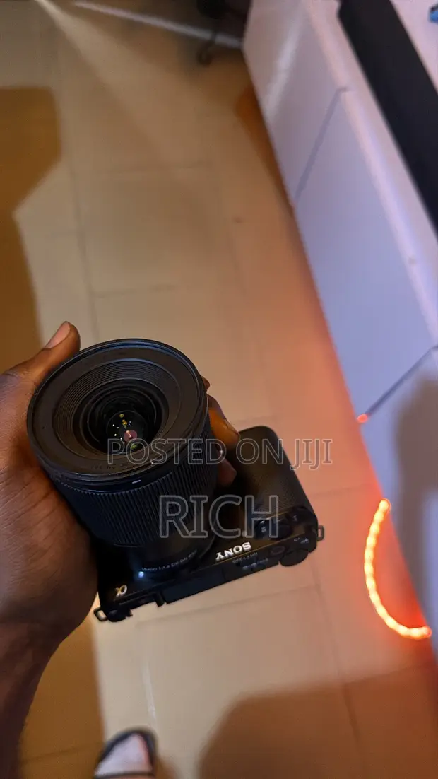 Sigma 16mm f/1.4 DC DN Contemporary Lens for Sony E-Mount - 1