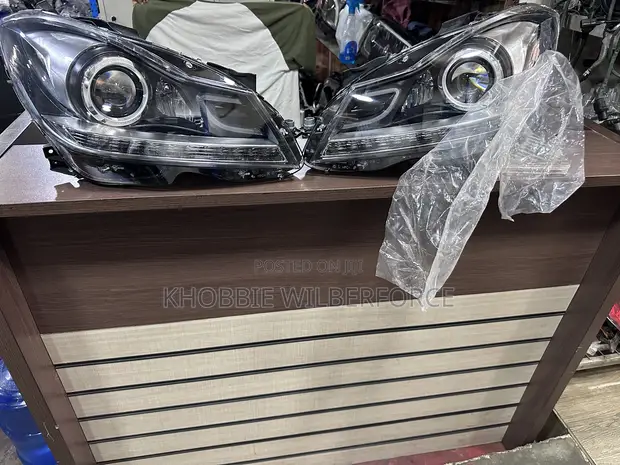 Mercedes-Benz C250 LED Headlight - 1
