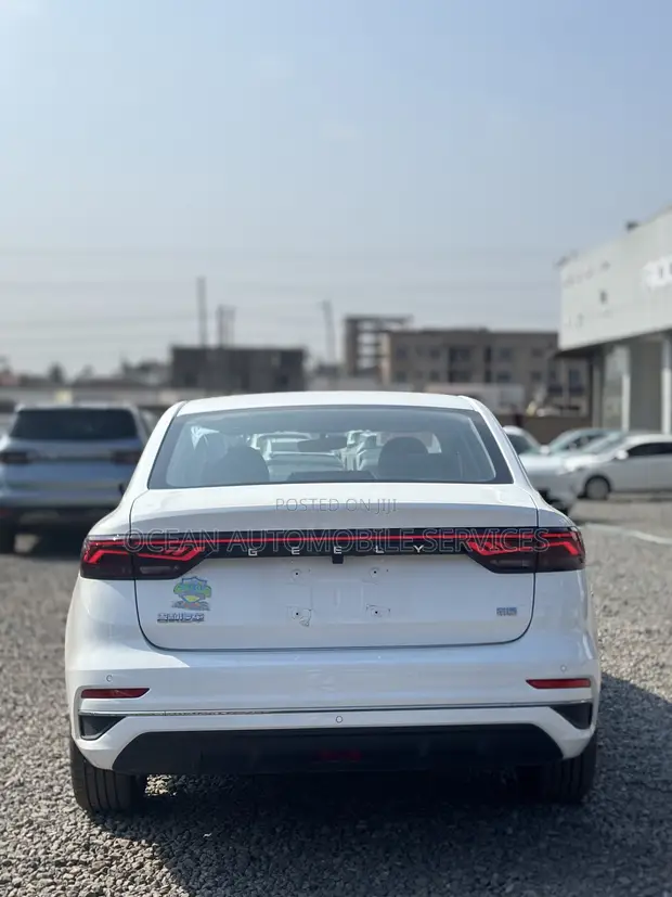 Geely Emgrand Flagship 2024 White - 1