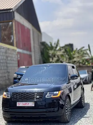 2019 Land Rover Range Rover Vogue Black