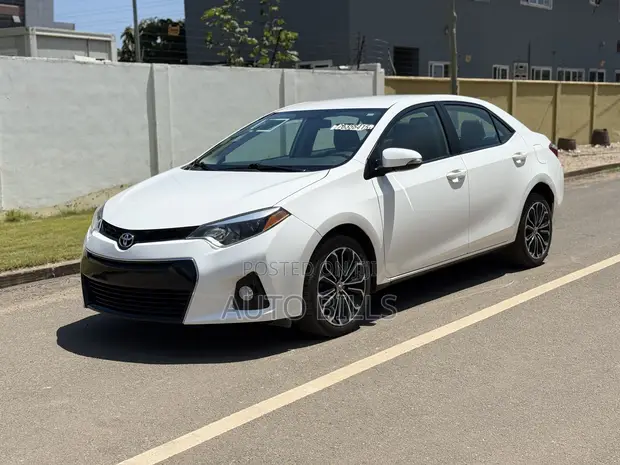 2016 Toyota Corolla LE Sedan - 1