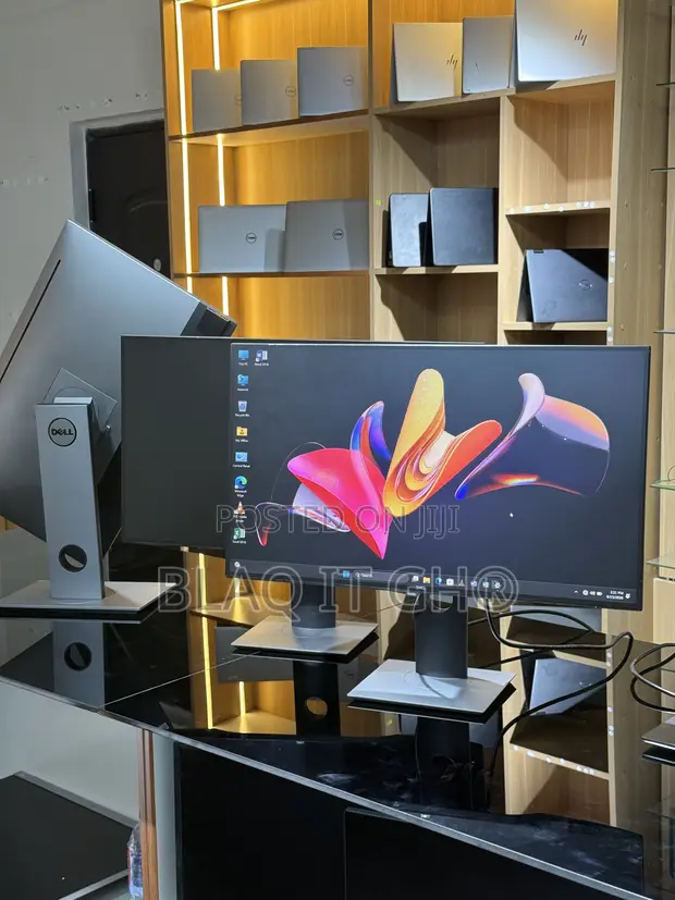 Dell U2719D 27" QHD IPS Edgeless Monitor - 1