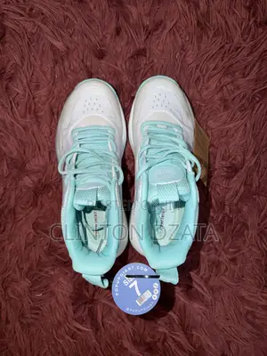 Unisex Sneakers - Size 7