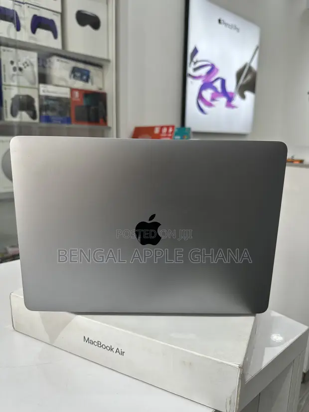 Apple MacBook Air M1 8GB RAM 256GB SSD - 1
