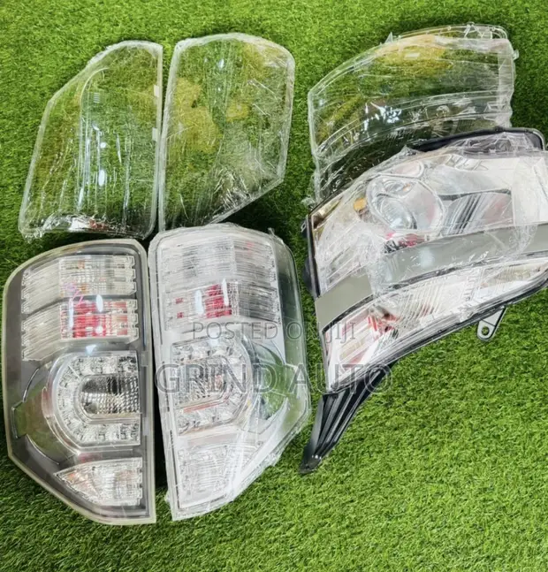 Toyota Voxy & Noah Headlights, Taillights, and Covers - 1