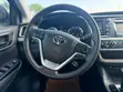 2019 Toyota Highlander LE - 5