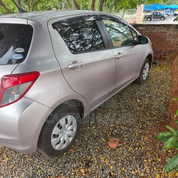 Toyota Vitz 1.3 AWD 5dr 2013 - 1