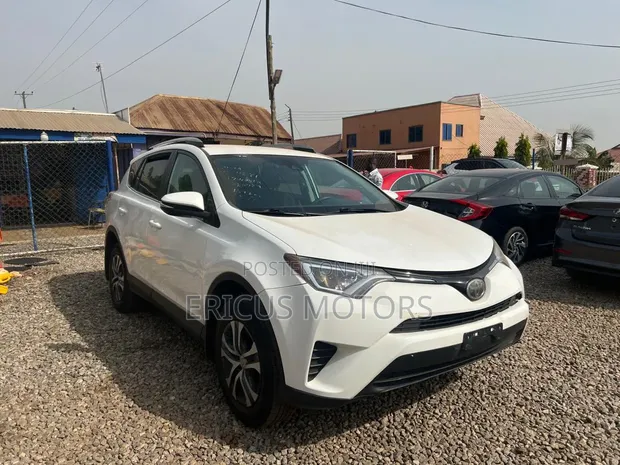 Toyota RAV4 2017 White - 1