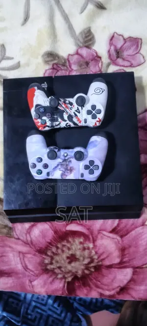 PlayStation 4 Standard Jailbroken