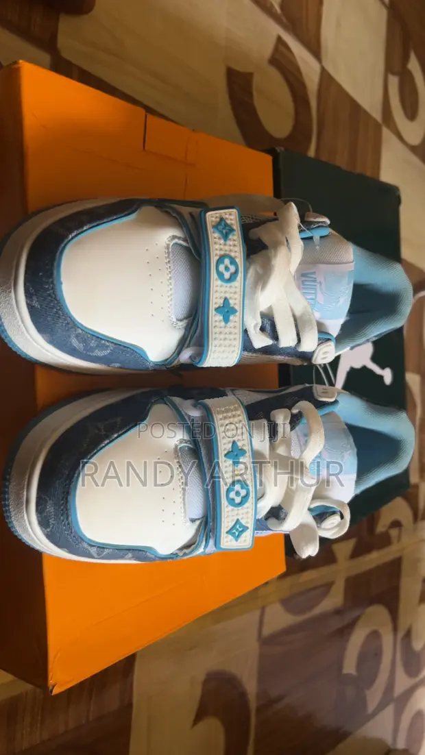 Louis Vuitton Sneakers - Size 41 - Brand New - 1