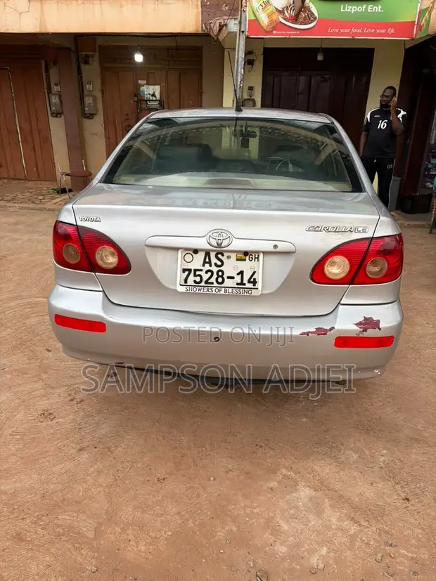 Toyota Corolla 2006 Silver - 1