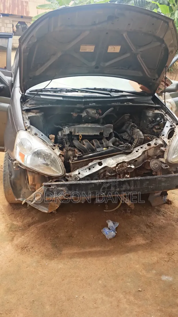 Toyota Echo 2006 Silver - 1