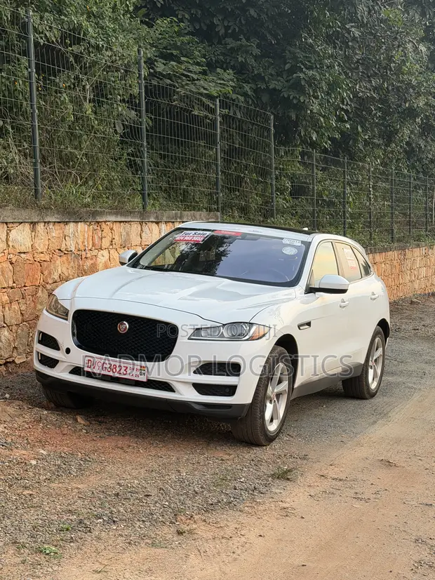 Jaguar F-Pace 35t Premium 2017 White - 1
