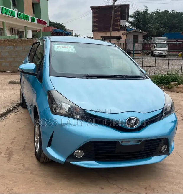 Toyota Vitz 1.3 AWD 5dr 2016 Blue - 1