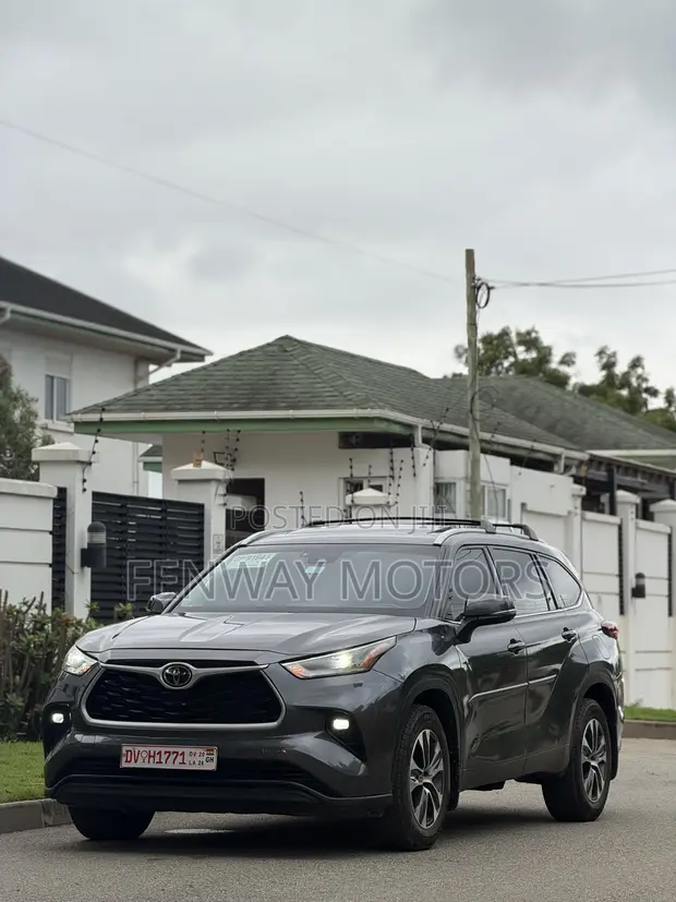 2022 Toyota Highlander XLE AWD Gray - 1