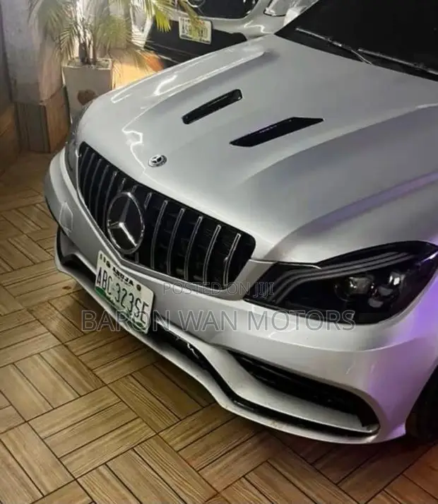 Mercedes-Benz C250/C300 W204 AMG Bonnet - 1