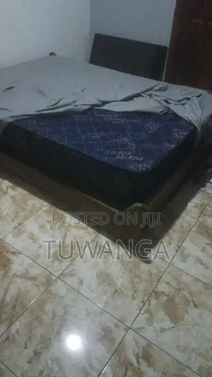 Queen Size Mattress - World Industries