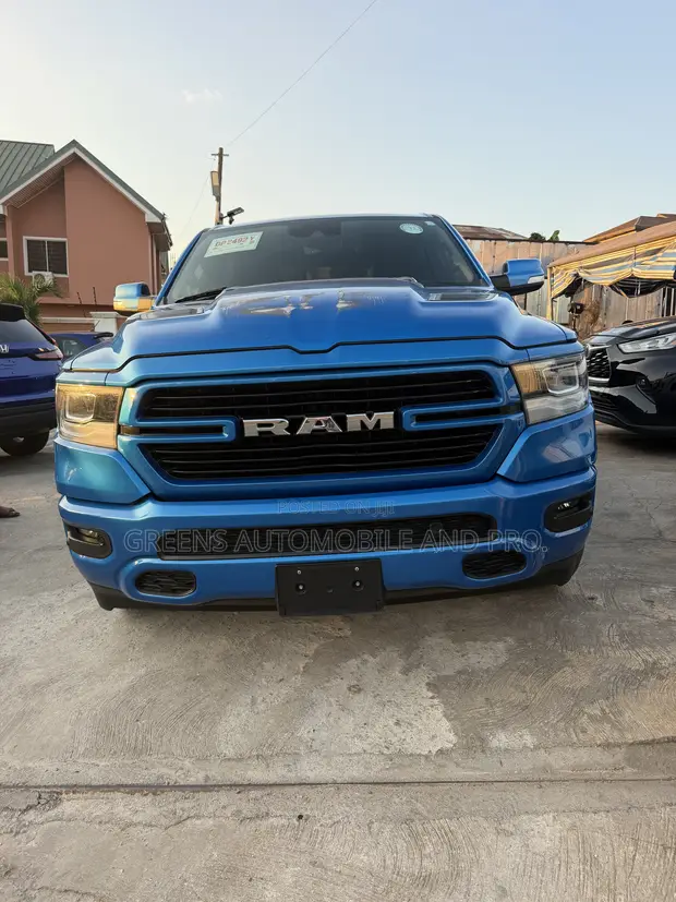 Dodge RAM 1500 5.7 Petrol AWD 2022 Blue - 1
