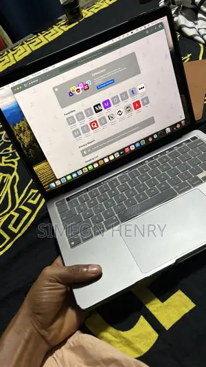 Apple MacBook 2020 M1 8GB RAM 256GB SSD