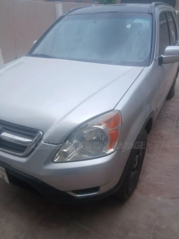 Honda CR-V 2005 Silver - 1