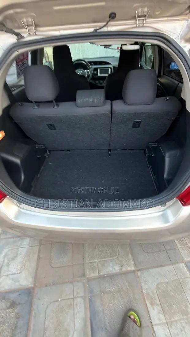 Toyota Vitz 1.3 FWD 5dr 2015 Brown - 1