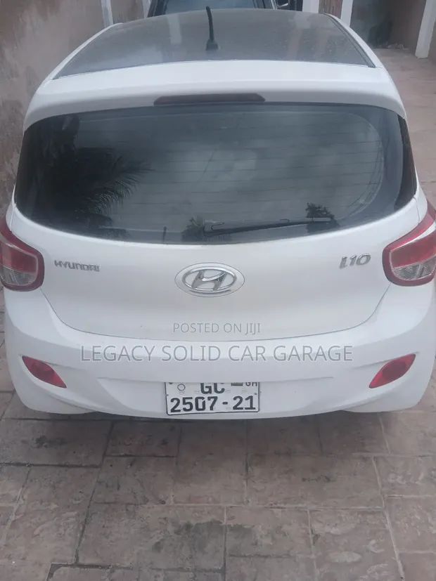 Hyundai i10 2011 White - 1