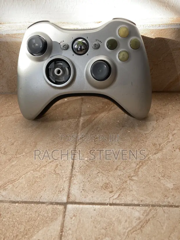 Xbox 360 Wireless Controller with 2 Games - 1