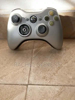 Xbox 360 Wireless Controller with 2 Games