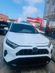 Toyota RAV4 XLE AWD 2024 White - 3