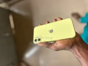 Apple iPhone 11 64GB Gold