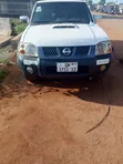 Nissan Hardbody 2013 White - 1