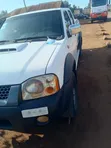 Nissan Hardbody 2013 White - 3