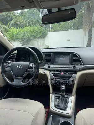 Hyundai Elantra 2017 Gold