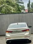 Hyundai Elantra 2017 Gold - 3
