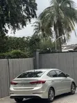 Hyundai Elantra 2017 Gold - 5