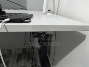 160cm Electric Adjustable Table