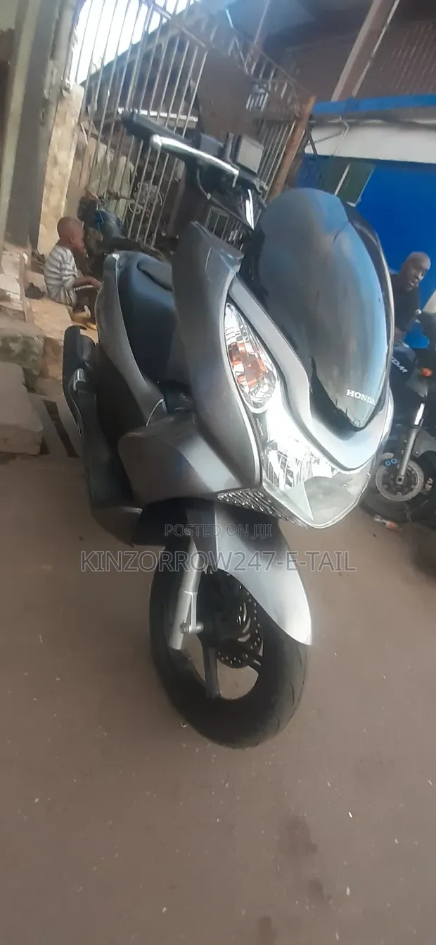 Honda PCX 150 Ignition Scooter 2023 Beige - 1