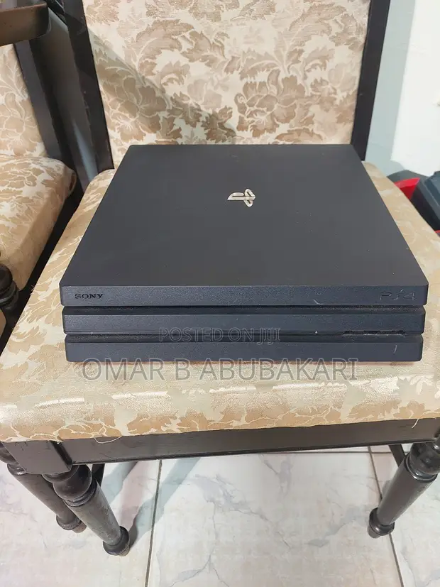 Sony PlayStation 4 Pro - 1TB, 4K UHD - 1