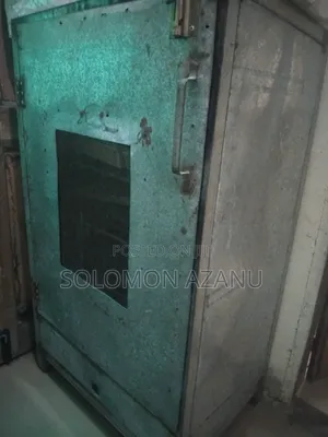 Used Commercial Baking Oven - 6 Trays
