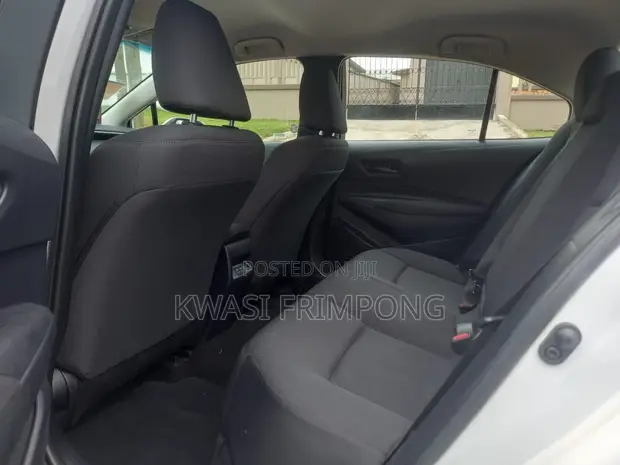 Toyota Corolla 2025 White - 1