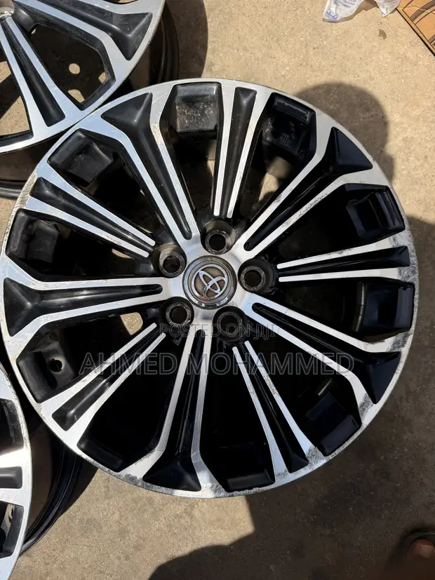 Used Toyota Corolla Alloy Rim 16" - 1