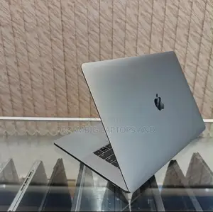Apple MacBook Pro 2016 15" 16GB RAM 512GB SSD