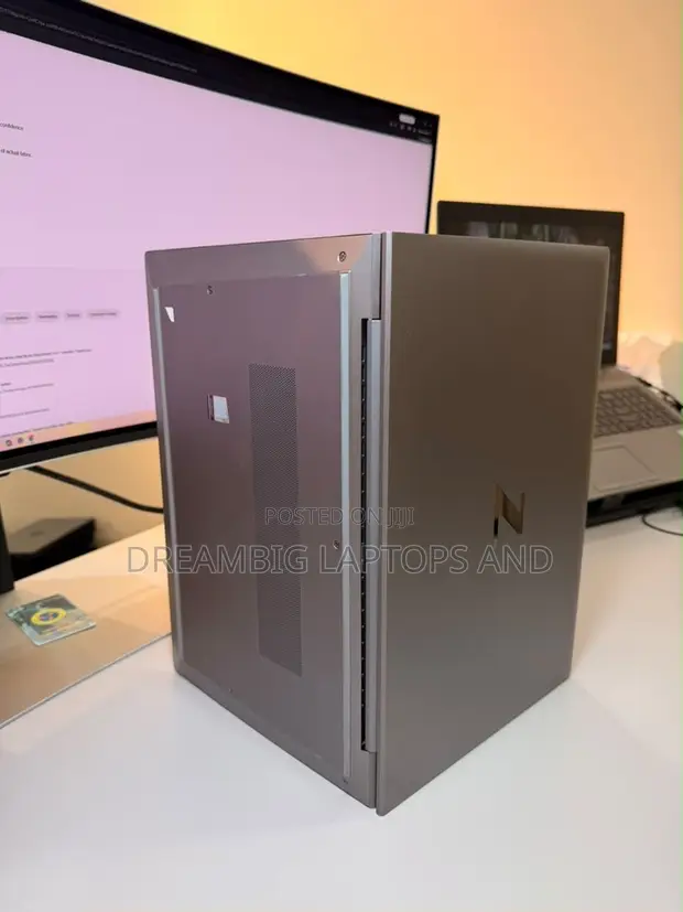 HP ZBook Firefly 14 G7 Laptop - 1